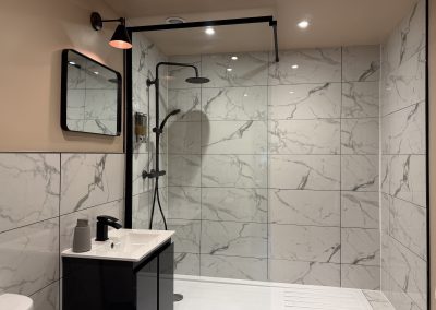 Contemporary bathroom at Peters Nest, Owlpen