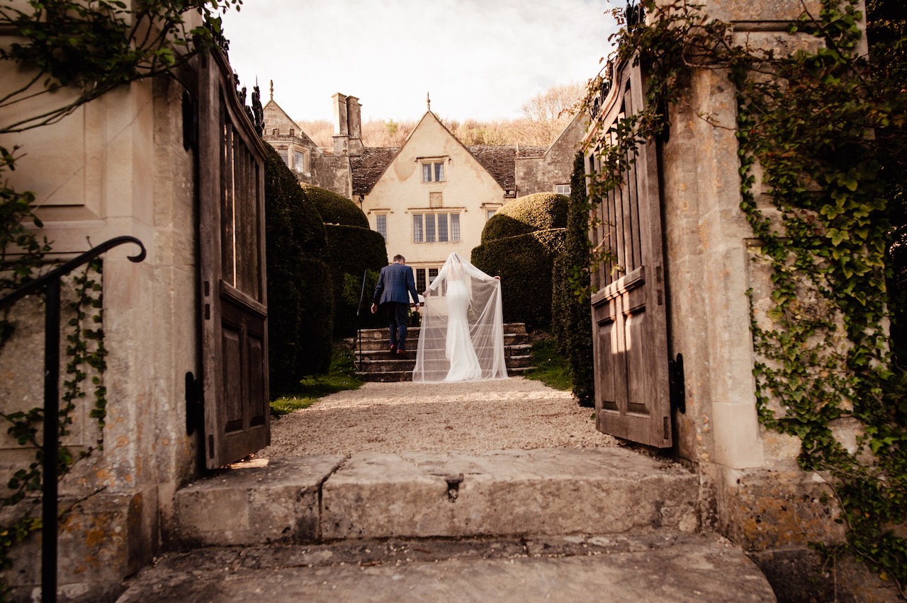 Owlpen lake jetty ceremony